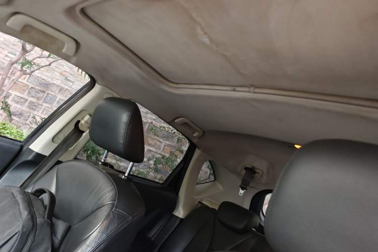Used GAC Trumpchi GS5 2012 2.0L Automatic Two-Wheel Drive Elite Edition Headliner