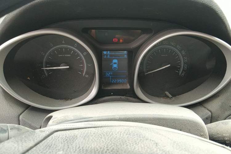 Used GAC Trumpchi GS5 2012 2.0L Manual Two-Wheel Drive Comfort Edition Instrument Cluster