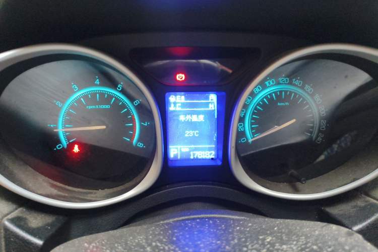 Used GAC Trumpchi GS5 2012 2.0L Automatic Two-Wheel Drive Luxury Edition Instrument Cluster