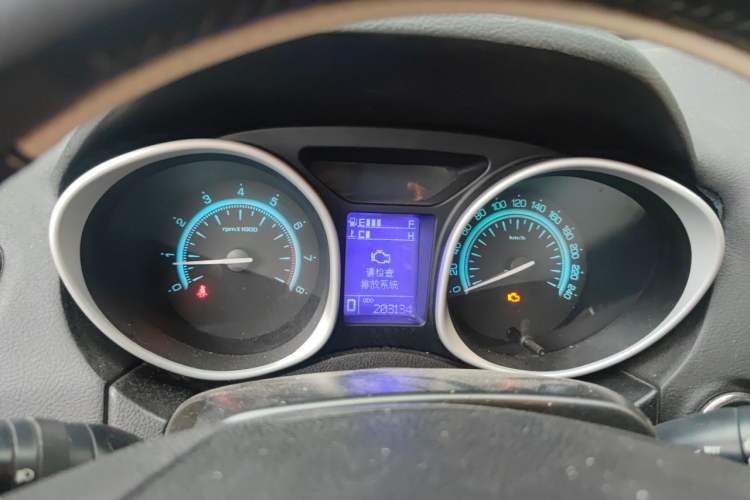 Used GAC Trumpchi GS5 2012 2.0L Automatic Two-Wheel Drive Anniversary Edition Instrument Cluster