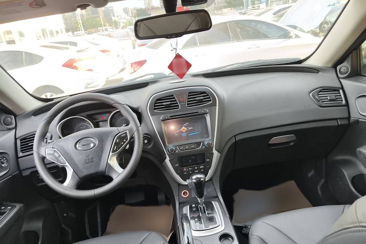 Used GAC Trumpchi GS5 2012 2.0L Automatic Two-Wheel Drive Anniversary Edition Interior 2