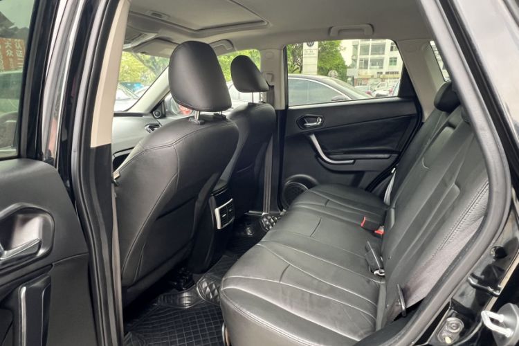 Used GAC Trumpchi GS5 2012 2.0L Automatic Two-Wheel Drive Anniversary Edition Interior 3