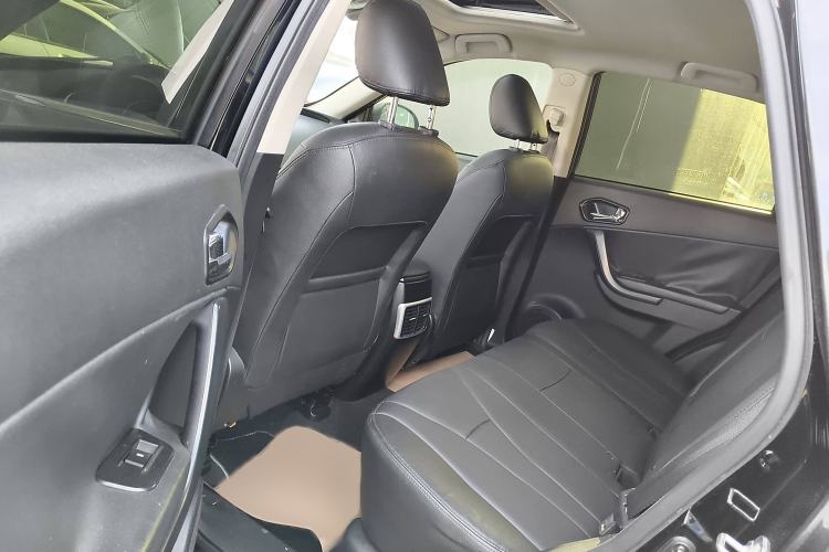 Used GAC Trumpchi GS5 2012 2.0L Automatic Two-Wheel Drive Anniversary Edition Interior 4