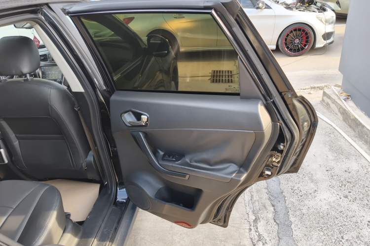 Used GAC Trumpchi GS5 2012 2.0L Automatic Two-Wheel Drive Anniversary Edition Interior 6