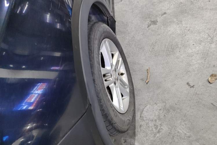 Used GAC Trumpchi GS5 2012 2.0L Manual Two-Wheel Drive Comfort Edition Left Front Wheel Hub
