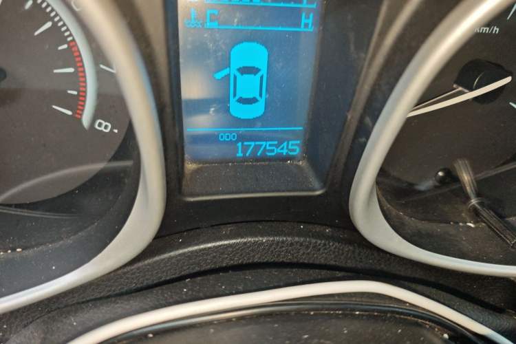 Used GAC Trumpchi GS5 2012 2.0L Manual Two-Wheel-Drive Anniversary Limited Edition Odometer Close Up