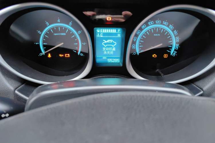 Used GAC Trumpchi GS5 2012 2.0L Manual Two-Wheel-Drive Anniversary Limited Edition Odometer Close Up