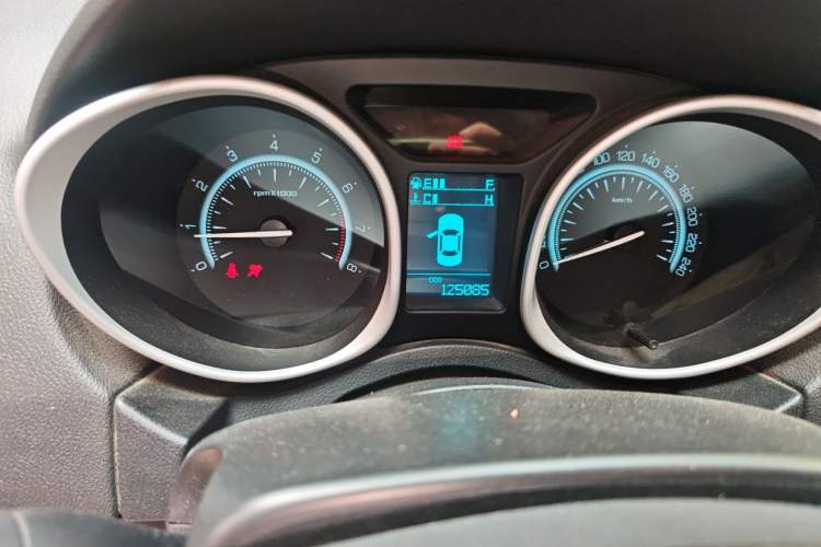Used GAC Trumpchi GS5 2012 2.0L Manual Two-Wheel-Drive Anniversary Limited Edition Odometer Close Up