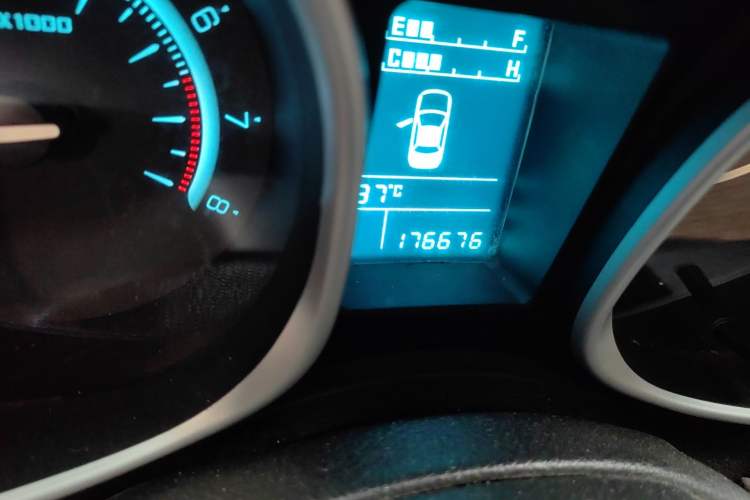 Used GAC Trumpchi GS5 2012 2.0L Manual Two-Wheel Drive Comfort Edition Odometer Close Up