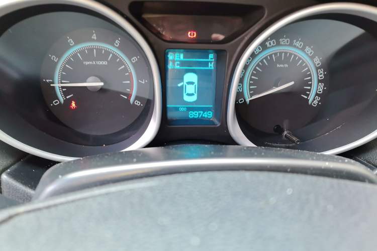 Used GAC Trumpchi GS5 2012 2.0L Manual Two-Wheel Drive Elite Edition Odometer Close Up