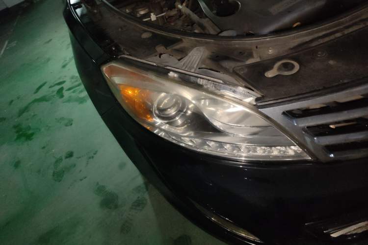 Used GAC Trumpchi GS5 2012 2.0L Automatic Two-Wheel Drive Anniversary Edition Right Front Headlight