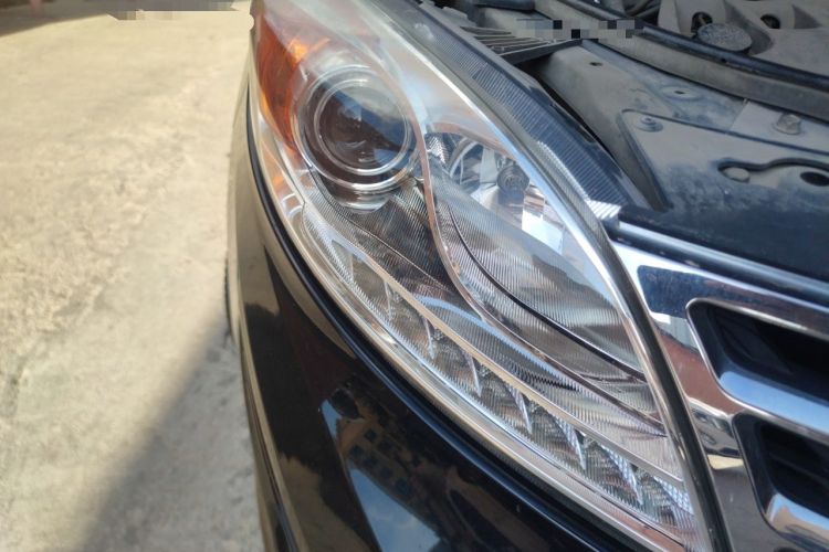 Used GAC Trumpchi GS5 2012 2.0L Automatic Two-Wheel Drive Anniversary Edition Right Front Headlight