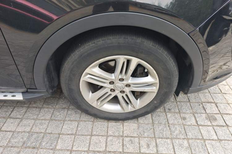 Used GAC Trumpchi GS5 2012 2.0L Manual Two-Wheel-Drive Anniversary Limited Edition Right Front Wheel Hub