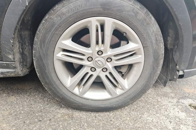 Used GAC Trumpchi GS5 2012 2.0L Automatic Two-Wheel Drive Anniversary Edition Right Front Wheel Hub