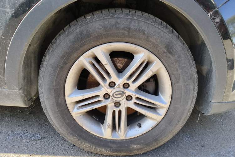 Used GAC Trumpchi GS5 2012 2.0L Automatic Two-Wheel Drive Luxury Edition Right Front Wheel Hub