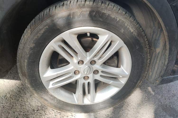 Used GAC Trumpchi GS5 2012 2.0L Automatic Two-Wheel Drive Anniversary Edition Right Front Wheel Hub