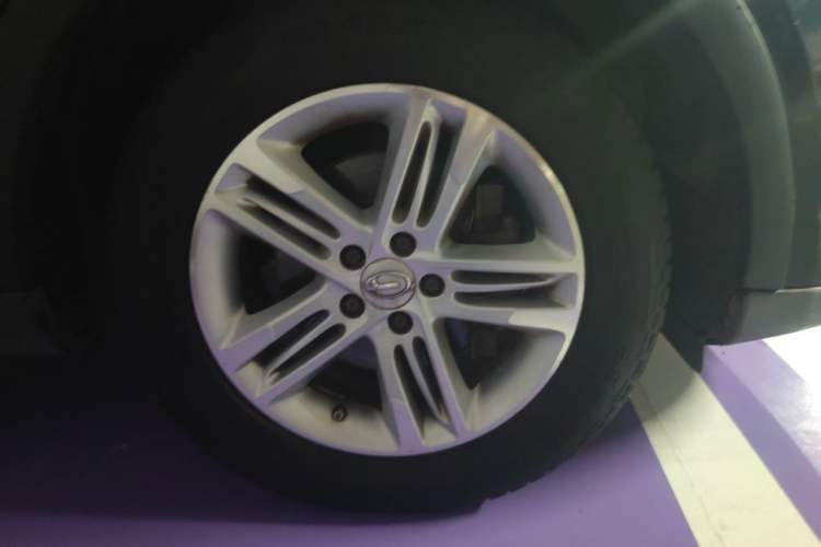 Used GAC Trumpchi GS5 2012 2.0L Manual Two-Wheel Drive Elite Edition Right Front Wheel Hub