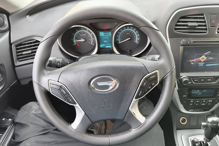 Used GAC Trumpchi GS5 2012 2.0L Automatic Two-Wheel Drive Anniversary Edition Steering Wheel