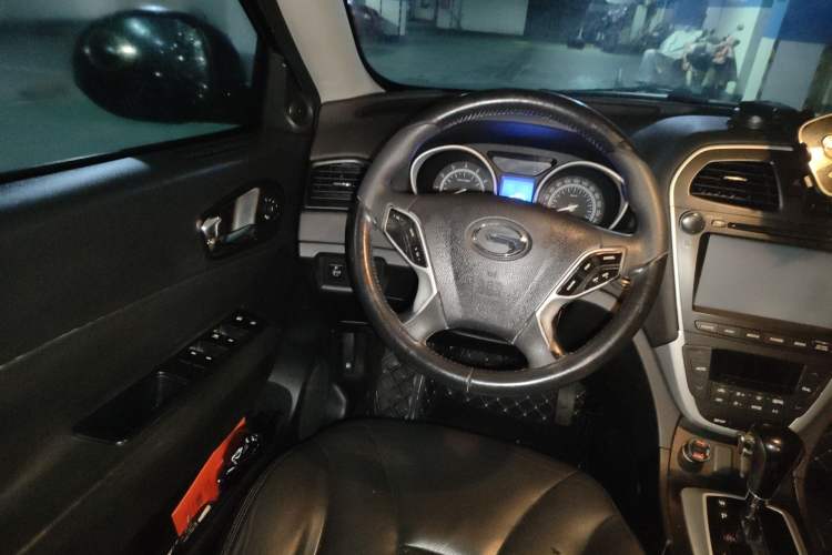 Used GAC Trumpchi GS5 2012 2.0L Automatic Two-Wheel Drive Anniversary Edition Steering Wheel