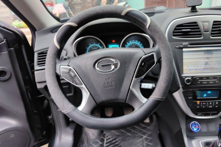 Used GAC Trumpchi GS5 2012 2.0L Manual Two-Wheel-Drive Anniversary Limited Edition Steering Wheel