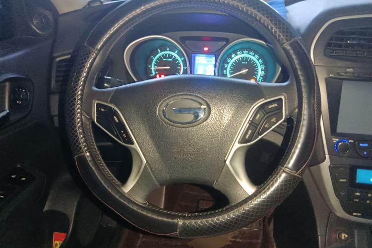 Used GAC Trumpchi GS5 2012 2.0L Automatic Two-Wheel Drive Anniversary Edition Steering Wheel