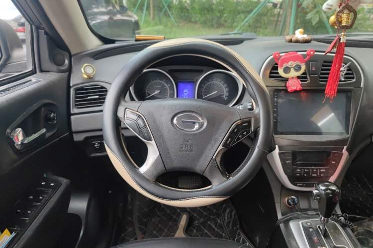 Used GAC Trumpchi GS5 2012 2.0L Automatic Two-Wheel Drive Anniversary Edition Steering Wheel