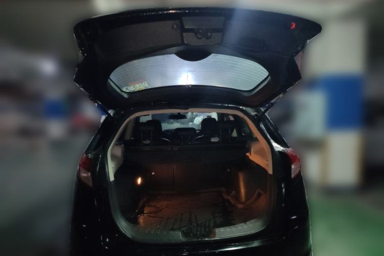 Used GAC Trumpchi GS5 2012 2.0L Automatic Two-Wheel Drive Anniversary Edition Trunk