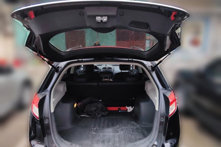Used GAC Trumpchi GS5 2012 2.0L Manual Two-Wheel-Drive Anniversary Limited Edition Trunk