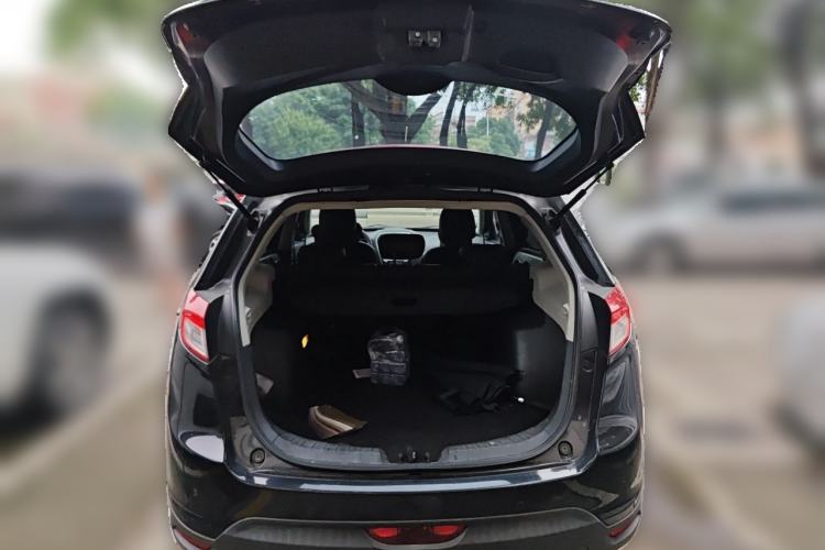 Used GAC Trumpchi GS5 2012 2.0L Manual Two-Wheel Drive Elite Edition Trunk
