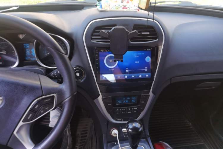 Used GAC Trumpchi GS5 2012 2.0L Automatic Two-Wheel Drive Anniversary Edition Audio And AC Panel