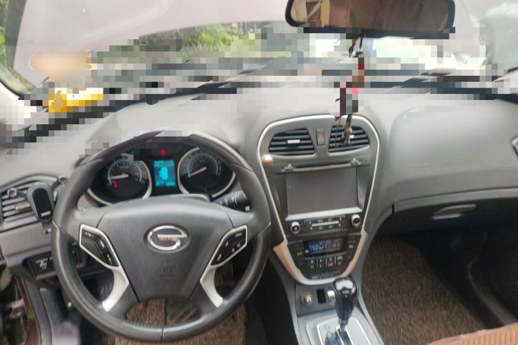 Used GAC Trumpchi GS5 2012 2.0L Automatic Two-Wheel Drive Anniversary Edition Center Console