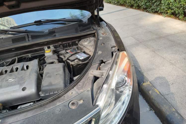 Used GAC Trumpchi GS5 2012 2.0L Automatic Two-Wheel Drive Anniversary Edition Engine Bay Left