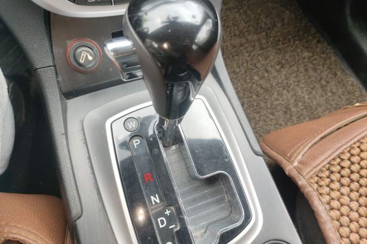 Used GAC Trumpchi GS5 2012 2.0L Automatic Two-Wheel Drive Anniversary Edition Gear Lever