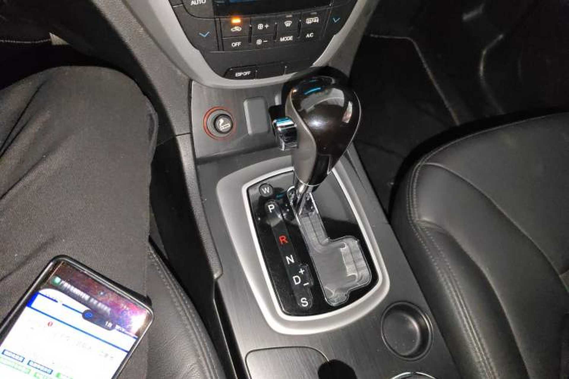 Used GAC Trumpchi GS5 2012 2.0L Automatic Two-Wheel Drive Anniversary Edition Gear Lever