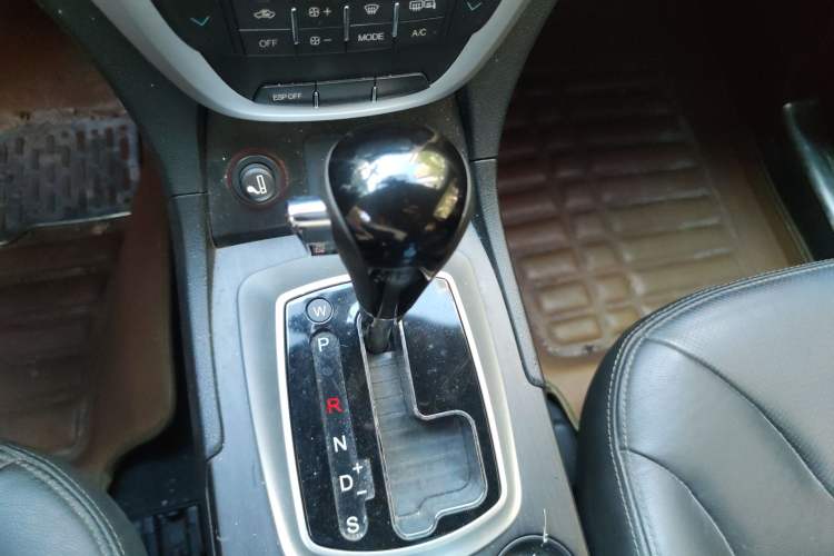 Used GAC Trumpchi GS5 2012 2.0L Automatic Two-Wheel Drive Anniversary Edition Gear Lever