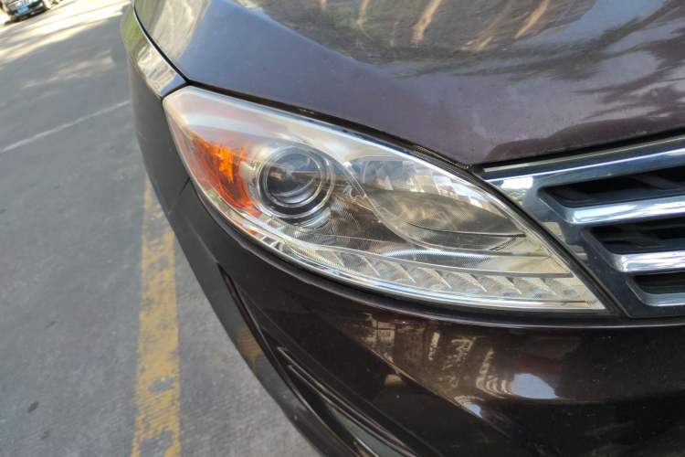 Used GAC Trumpchi GS5 2012 2.0L Automatic Two-Wheel Drive Anniversary Edition Right Front Headlight
