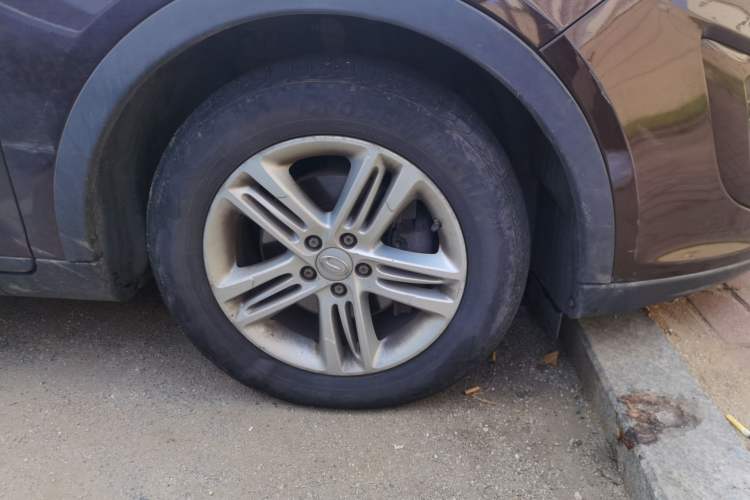 Used GAC Trumpchi GS5 2012 2.0L Automatic Two-Wheel Drive Anniversary Edition Right Front Wheel Hub