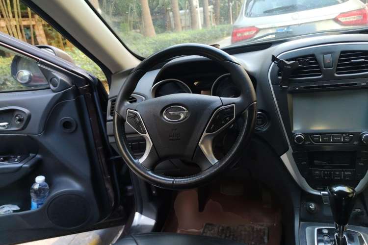 Used GAC Trumpchi GS5 2012 2.0L Automatic Two-Wheel Drive Anniversary Edition Steering Wheel