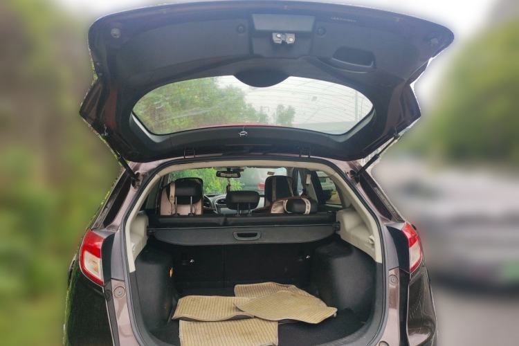 Used GAC Trumpchi GS5 2012 2.0L Automatic Two-Wheel Drive Anniversary Edition Trunk