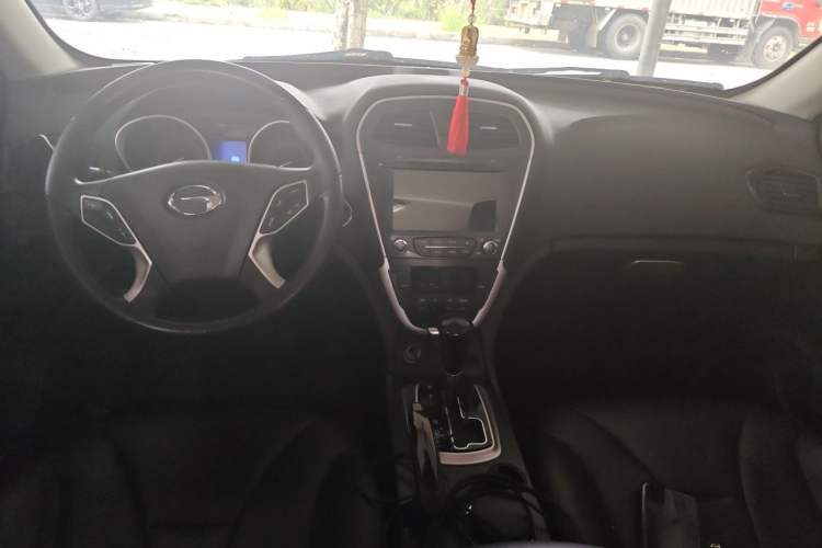 Used GAC Trumpchi GS5 2012 2.0L Automatic Two-Wheel Drive Anniversary Edition Center Console