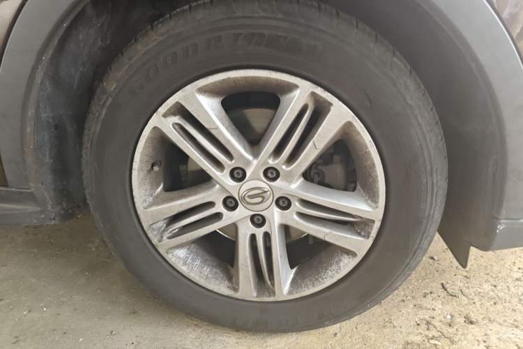 Used GAC Trumpchi GS5 2012 2.0L Automatic Two-Wheel Drive Anniversary Edition Right Front Wheel Hub