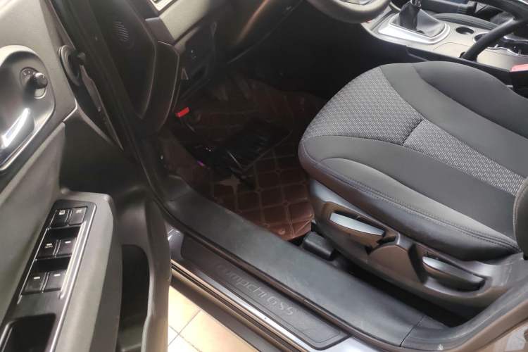 Used GAC Trumpchi GS5 2012 2.0L Manual Two-Wheel Drive Comfort Edition Driver Seat