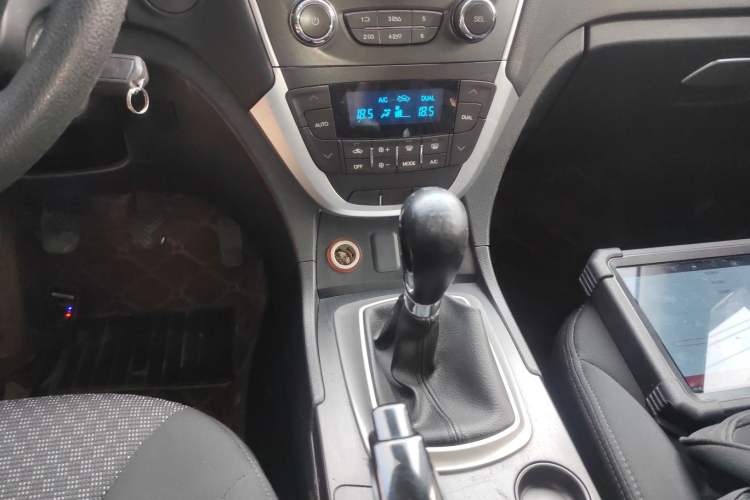 Used GAC Trumpchi GS5 2012 2.0L Manual Two-Wheel Drive Comfort Edition Gear Lever