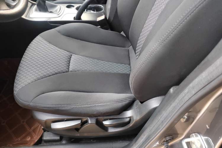 Used GAC Trumpchi GS5 2012 2.0L Manual Two-Wheel Drive Comfort Edition Left Front Seat