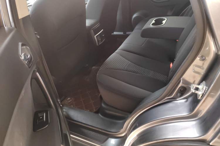Used GAC Trumpchi GS5 2012 2.0L Manual Two-Wheel Drive Comfort Edition Left Rear Seat