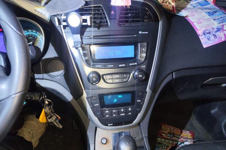 Used GAC Trumpchi GS5 2012 2.0L Manual Two-Wheel-Drive Anniversary Limited Edition Audio And AC Panel