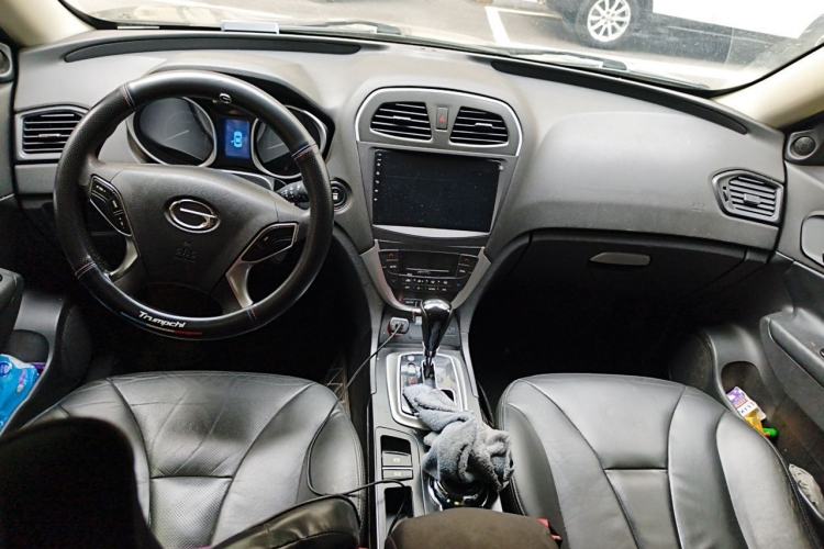 Used GAC Trumpchi GS5 2012 2.0L Automatic Two-Wheel Drive Luxury Edition Center Console