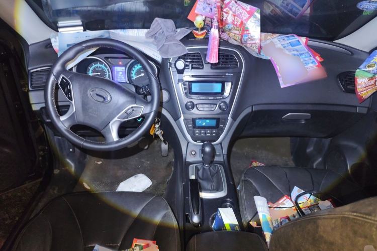 Used GAC Trumpchi GS5 2012 2.0L Manual Two-Wheel-Drive Anniversary Limited Edition Center Console