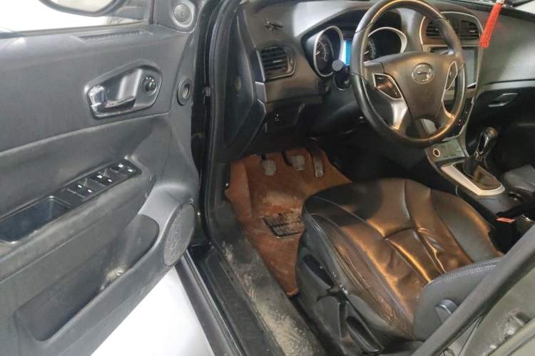 Used GAC Trumpchi GS5 2012 2.0L Manual Two-Wheel-Drive Anniversary Limited Edition Driver Seat