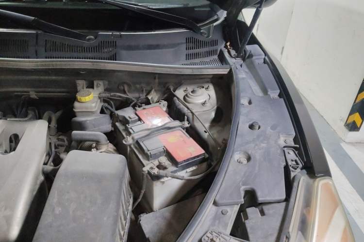 Used GAC Trumpchi GS5 2012 2.0L Manual Two-Wheel-Drive Anniversary Limited Edition Engine Bay Left